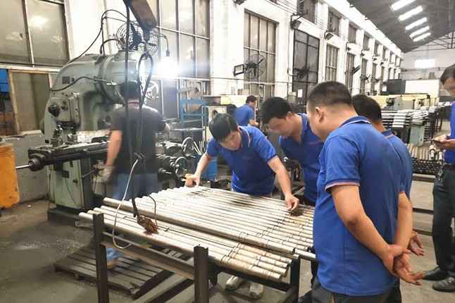 南昌景明机械设备销售有限公司每周对各个工序进行质量监督检验的现场。