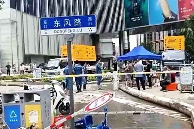 南昌景明机械设备销售有限公司排涝突击队在排涝现场